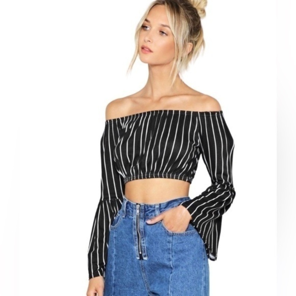 𝅺LA DIOSA | Black and White Striped Off The Shoulder Top